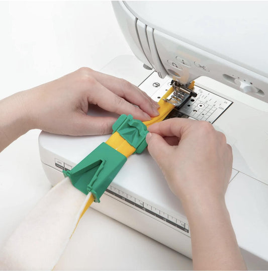 Fabric Tube Maker - Clover - Jelly Roll Rug