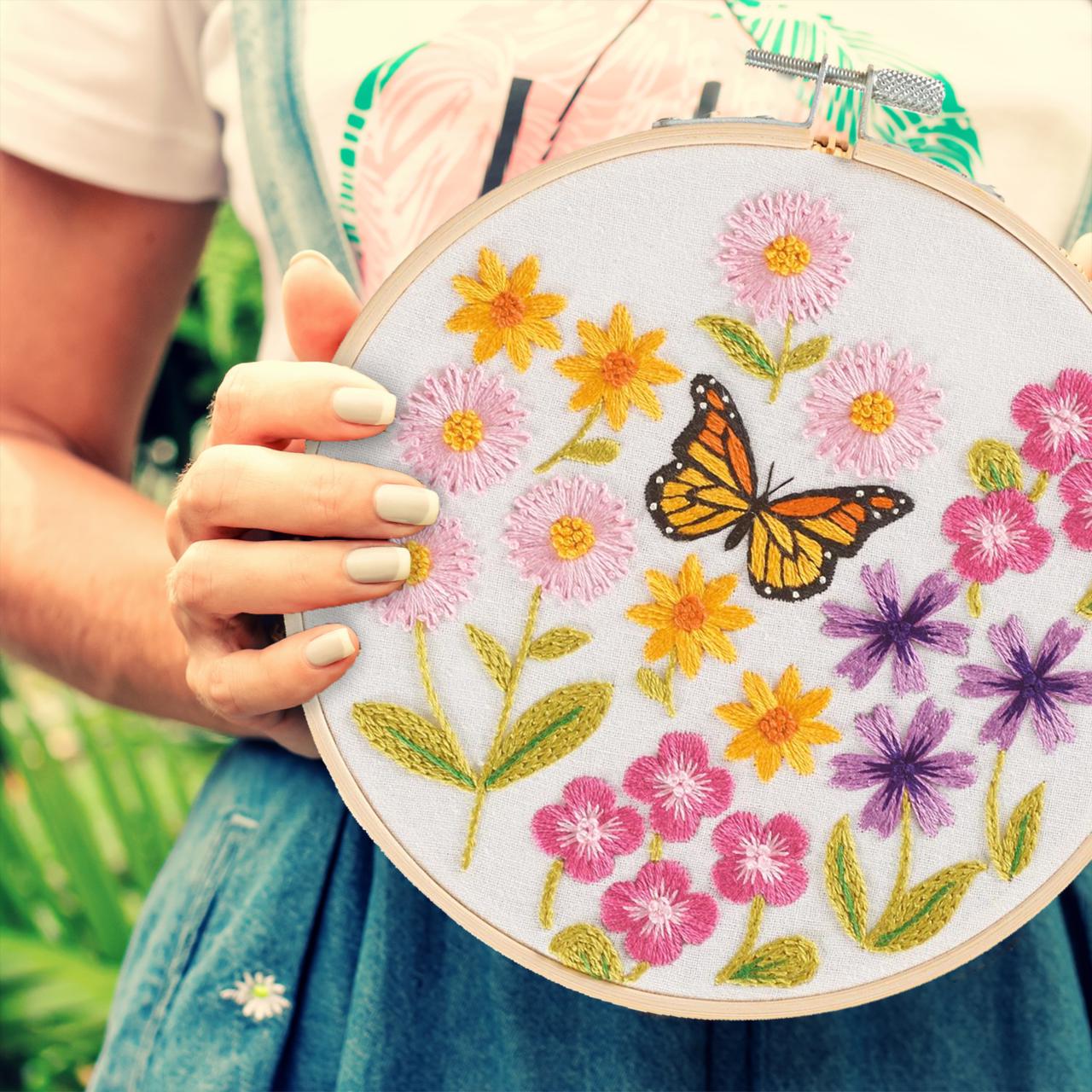Butterfly Scatter Embroidery Kit 6"
